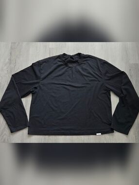 Men's Black Long Sleeve Crewneck Shirt